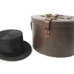 654 7024 Hög hatt